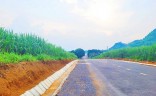 2022 年 9 月に建設の進捗状況を更新 - 基礎、路面、排水システム、交通安全セクションの損傷を修復 -Thanh Hoa省のKm51+600-Km53+500; Km57+00-Km59+700、国道47号